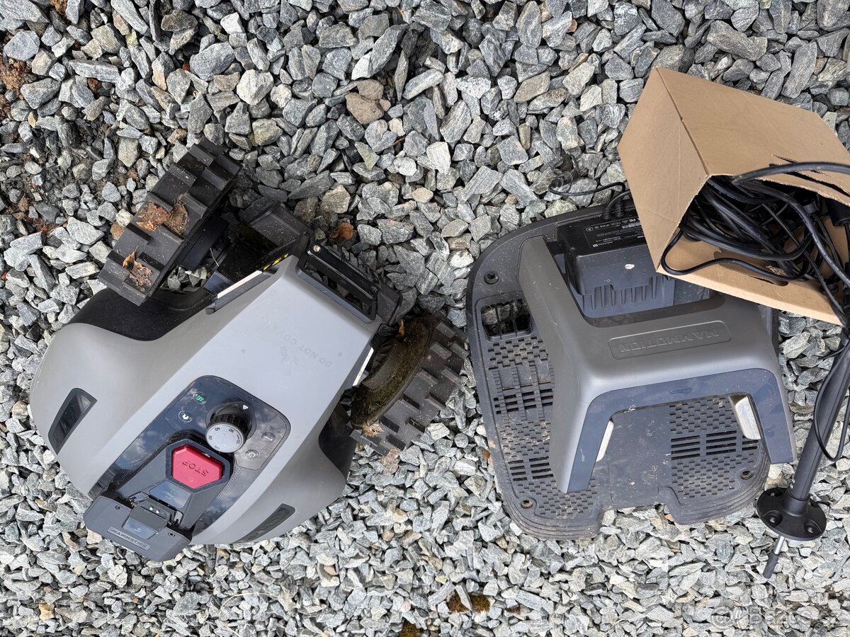 Robotická sekačka Mammotion YUKA mini 800 - 3