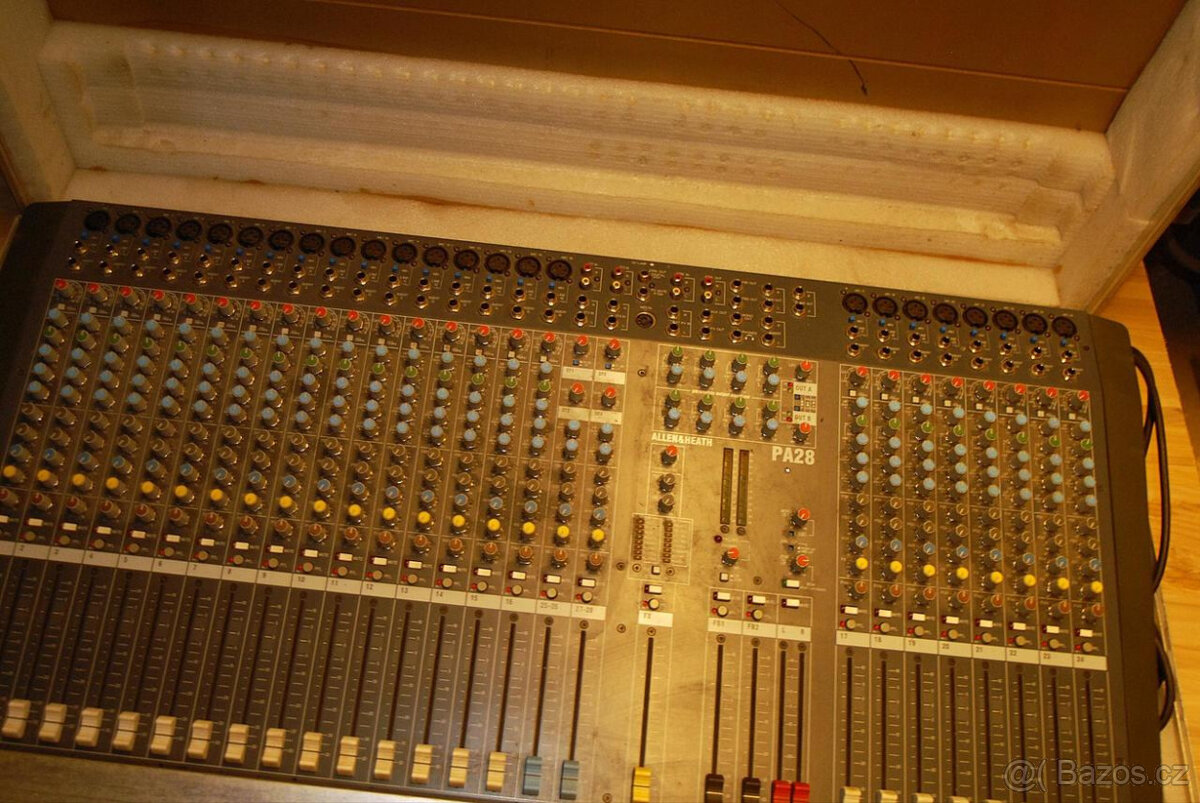 mixážní pult Allen Heath PA 28 - 3
