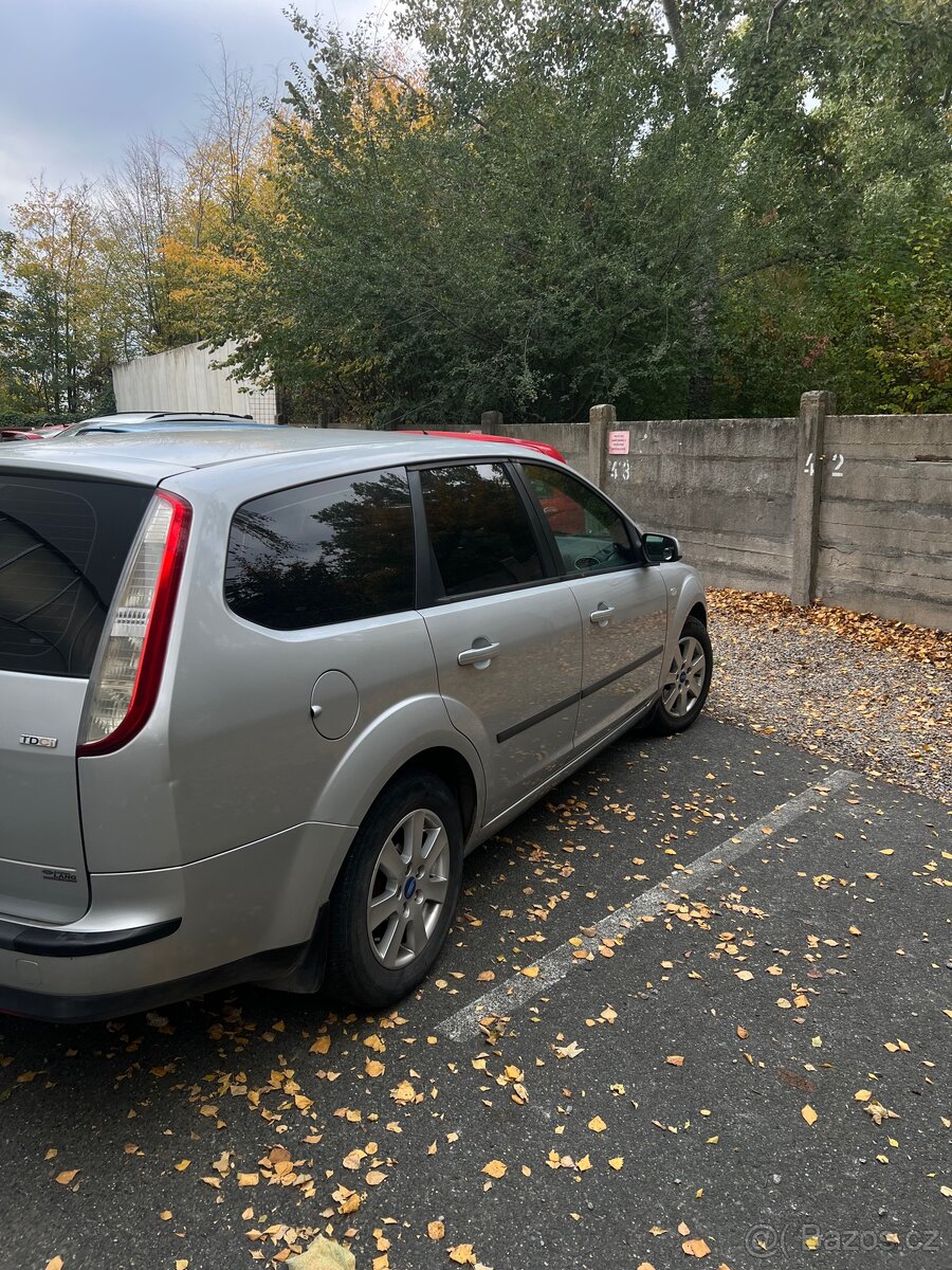 Ford Focus Mk2 1.6 TDCi 215t najezd ,po servisu - 3