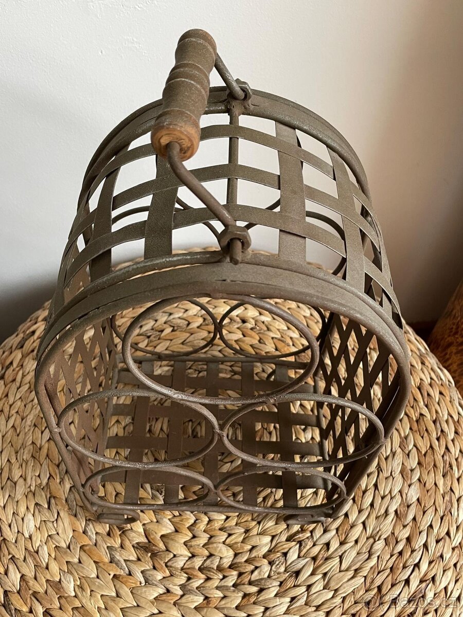 Rustikální kovový držák na víno Nové - 3