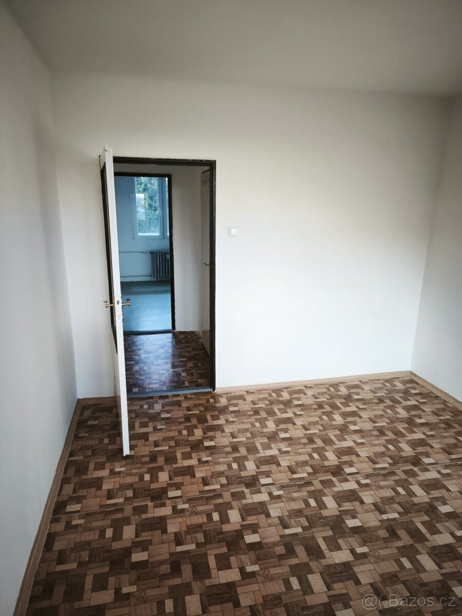 Pronajmu byt 4+1v Mostě - 3