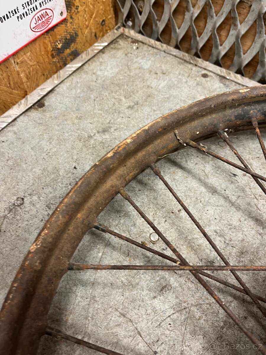 Přední kolo nejspíš ČZ 150C patina - 3