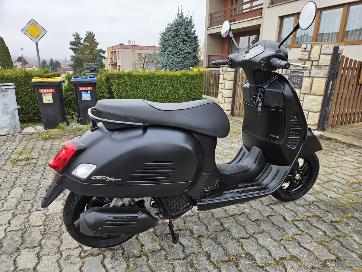Piaggio Vespa GTS Super Notte 125ccm, 2/2021, i-get - 3