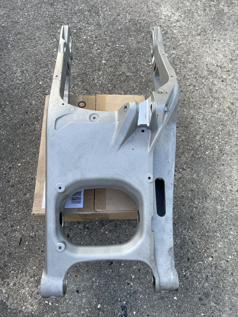 Kyvka Ducati Multistrada V4 - 3