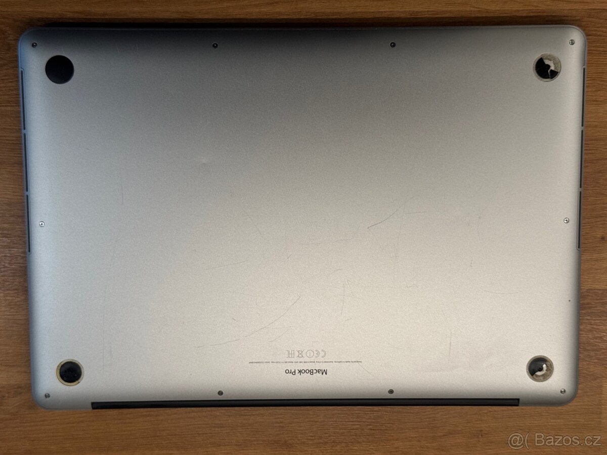 Macbook Pro 15", QuadCore Intel i7, 16GB RAM, 512SSD, r.201 - 3