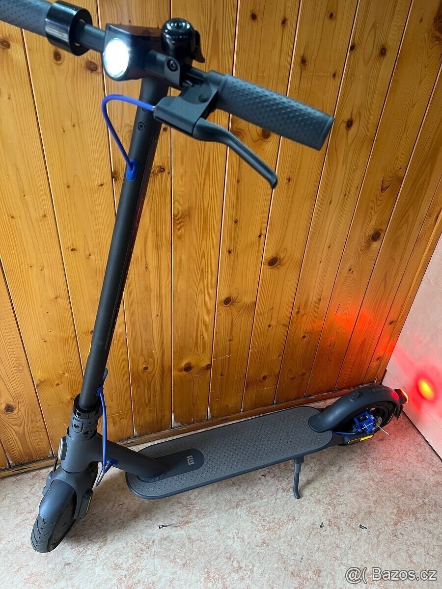 Xiaomi Mi SCOOTER 3,ZÁNOVNÍ - 3