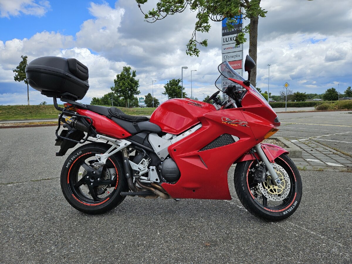 Honda VFR 800 VTEC - 3