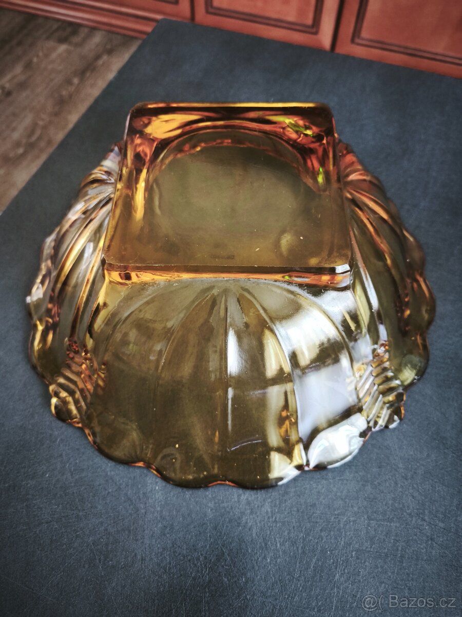 Stará skleněná miska. - 3
