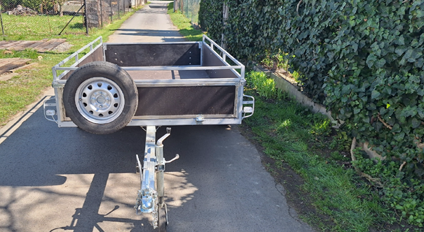 Prodám přívěsný vozík pevné konstrukce - 3