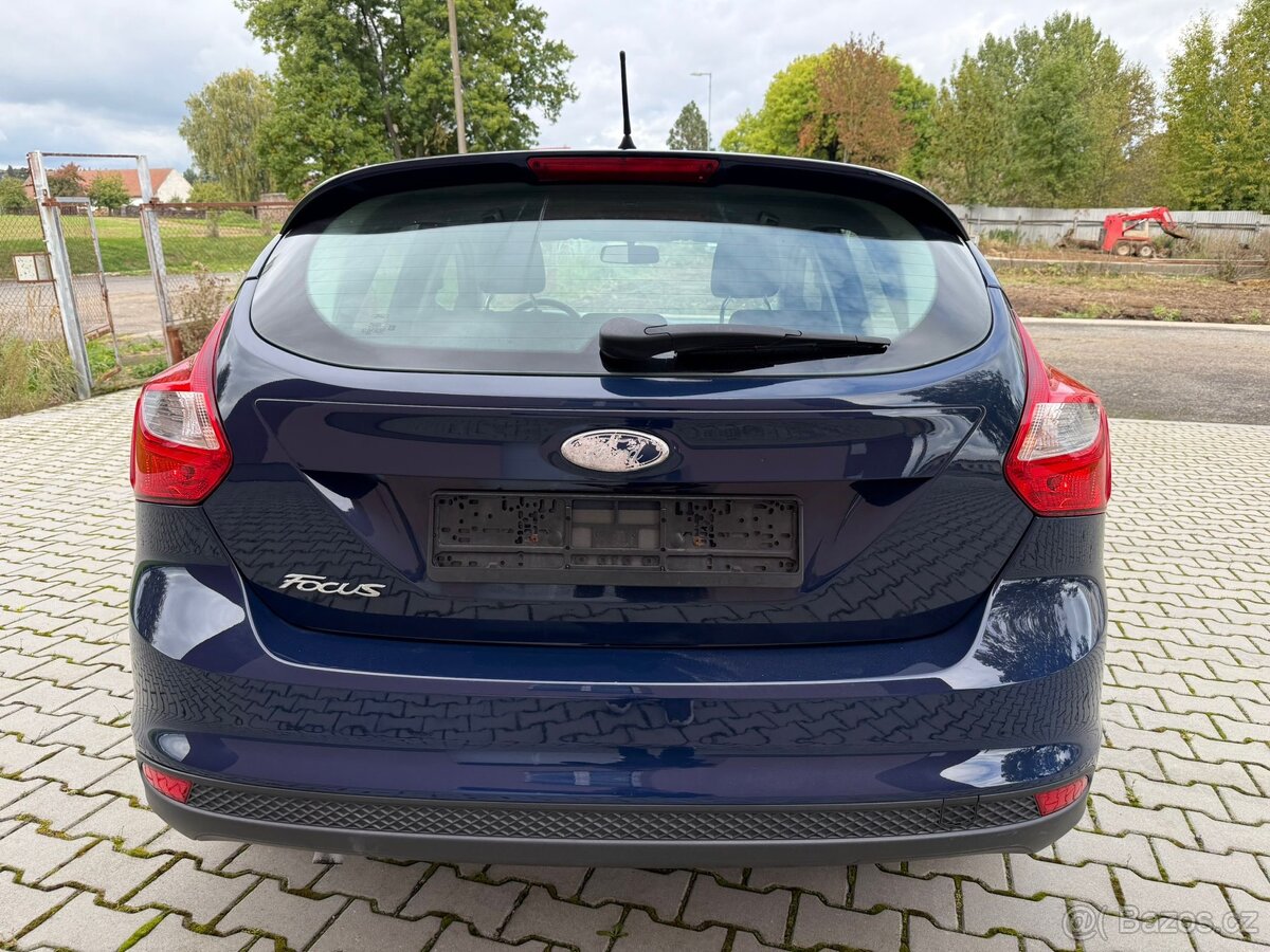 Ford Focus MK3 1.6i Benzín 77kw 2012 Serviska Nová STK DOVOZ - 3