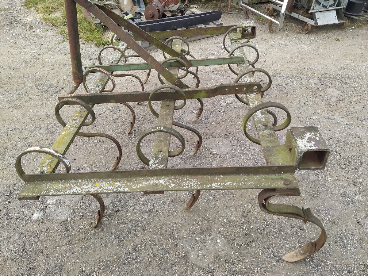 Kultivátor 15 per, záběr 2 m, příprava na brány, v provozu - 3