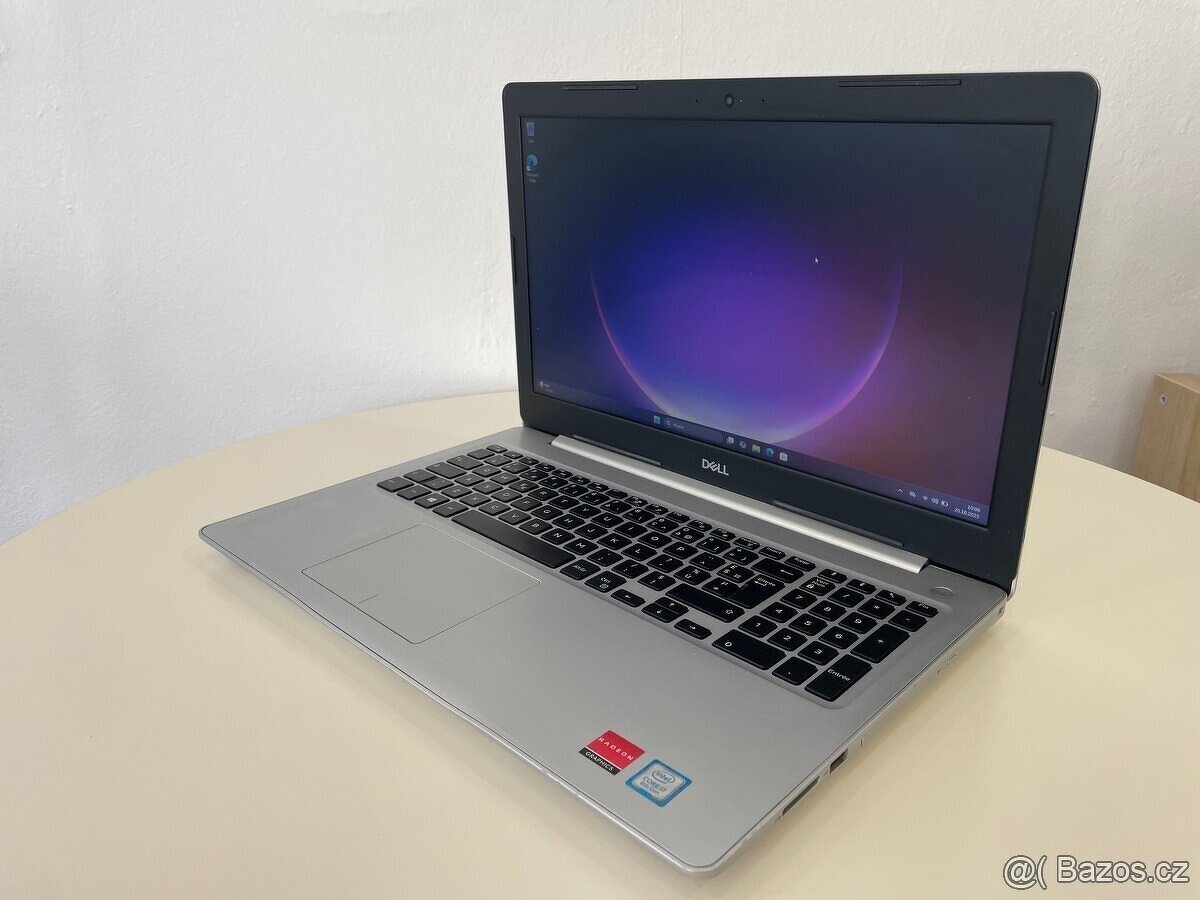 Dell Inspiron 15 5570 – i7 / 16 GB / 256 GB SSD / Radeon - 3