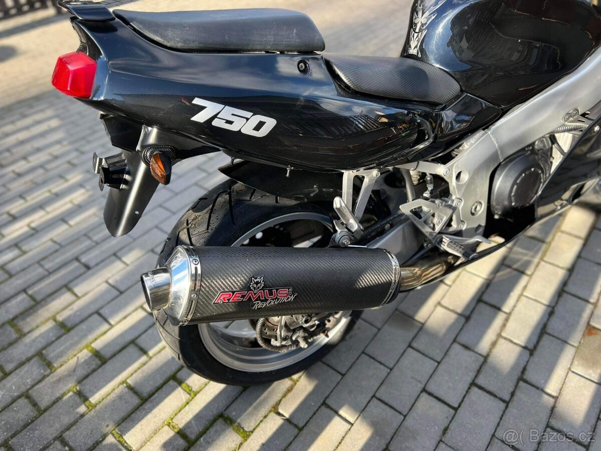 Kawasaki ZXR 750 - 3