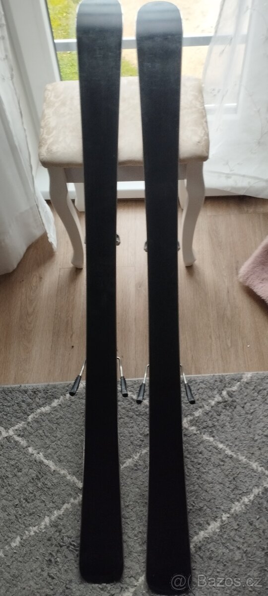 Lyže 130, helma, hůlky. - 3