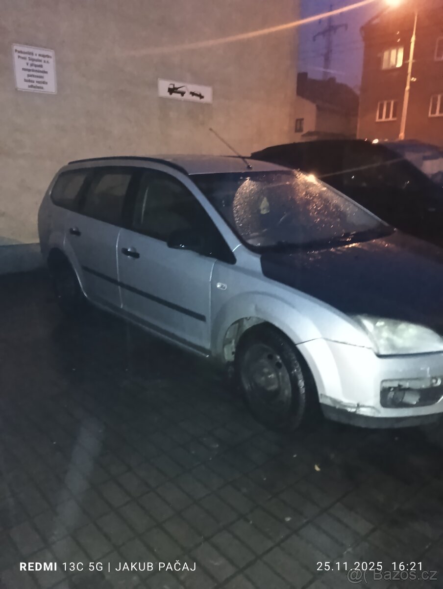 Ford Focus 1 6 nafta rok výroby 2005 - 3