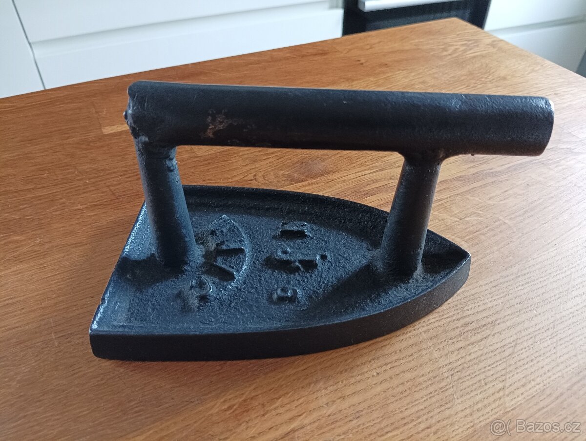 STAROŽITNÁ NAHŘÍVACÍ ŽEHLIČKA UNIC 19. STOL. FRANCIE - 3