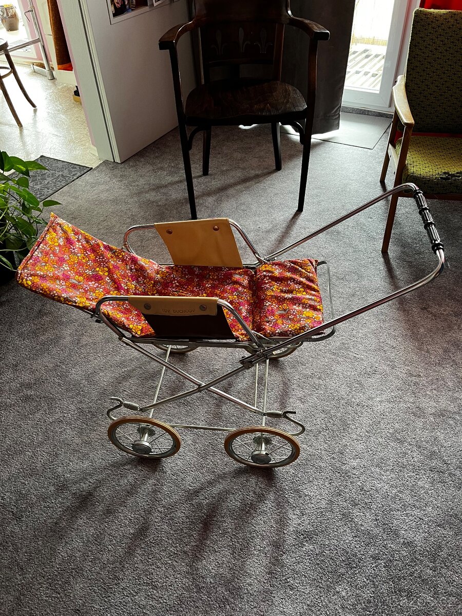 Starožitný kočárek pro panenky - 3