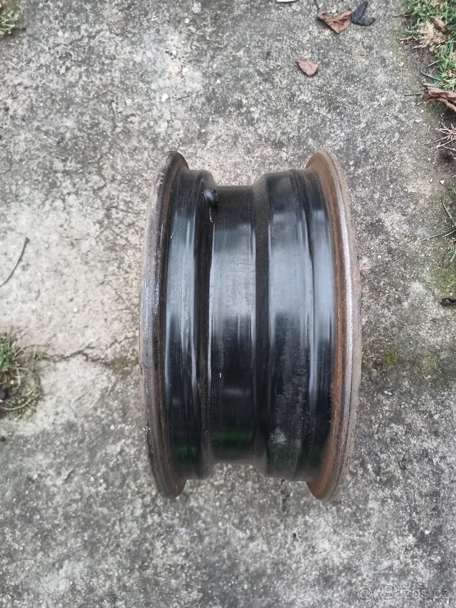 Plechový disk z Mazda 323 F - 3