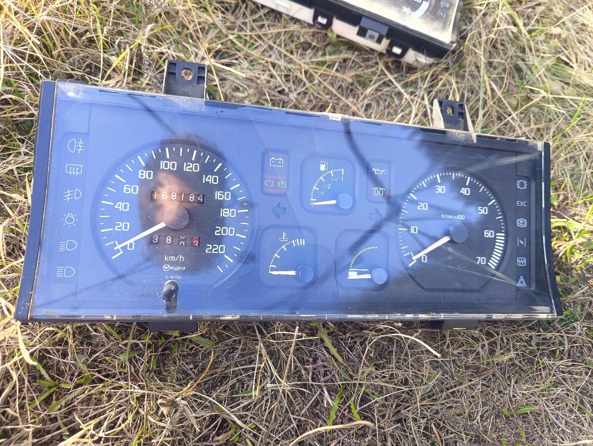 Renault Clio MK1. Tachometr s otáčkoměrem - 3