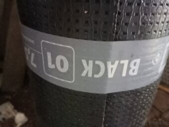 IKO Armourvalley 01 Černá 7,5 m2 - 3