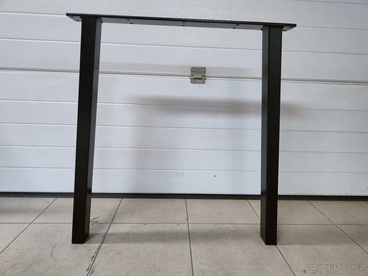 Jídelní stůl / podnože - 3