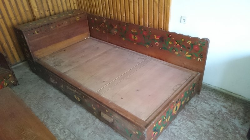 Malovaný nábytek – starožitný - 3