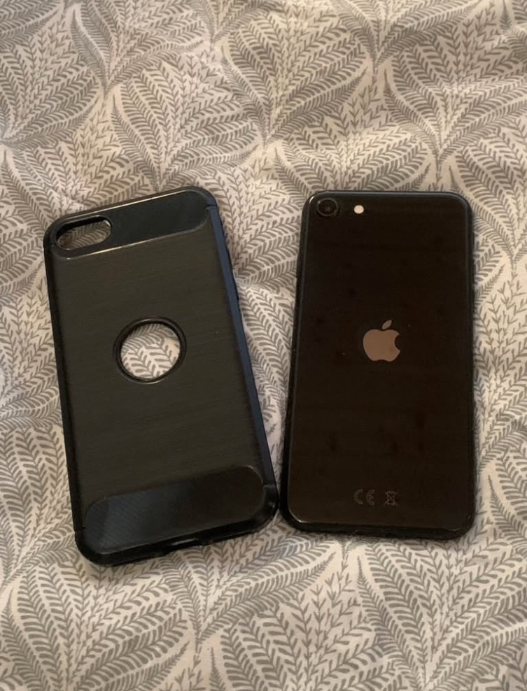 iPhone SE 2020 128 GB - 3