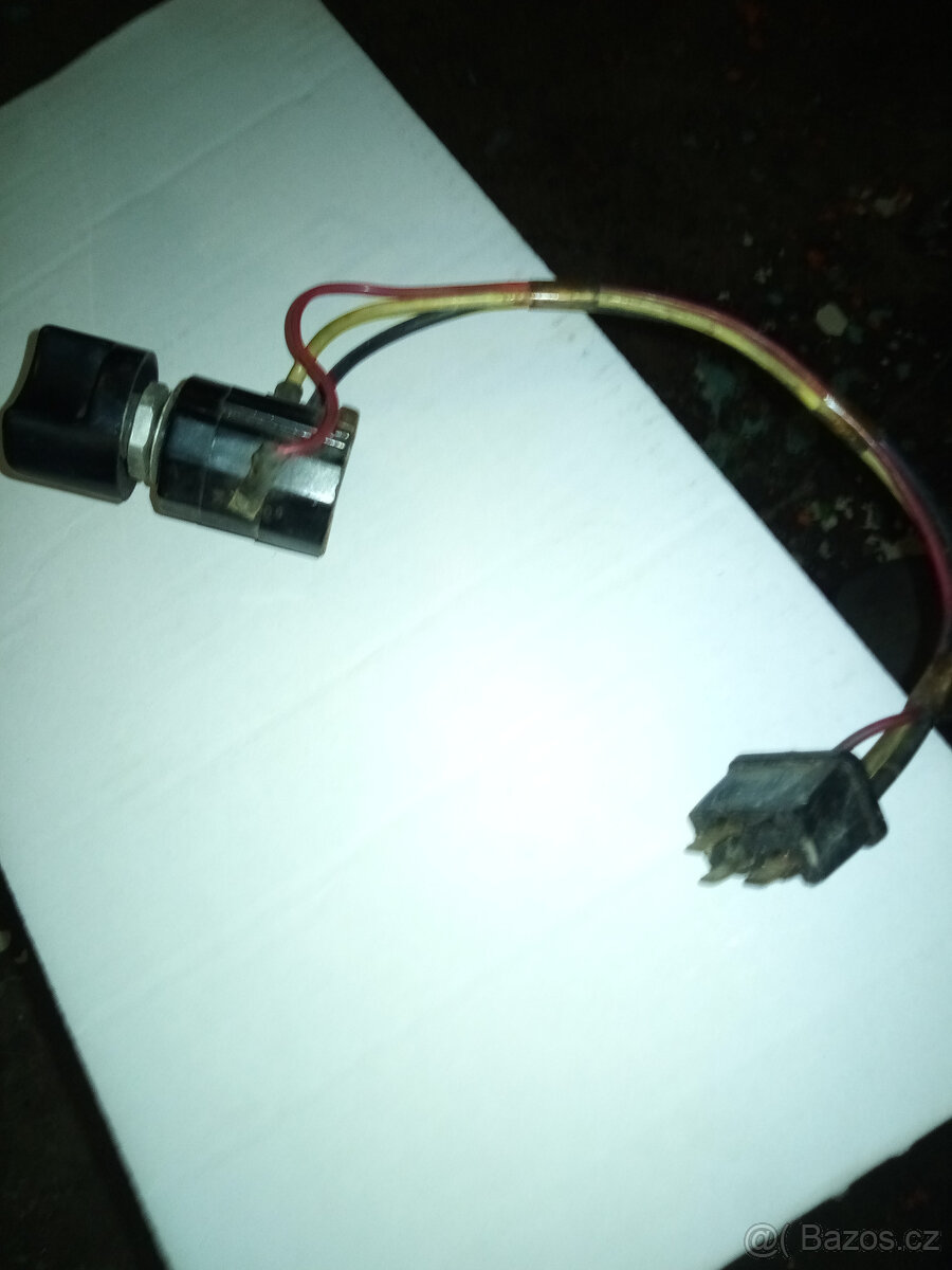 VYPÍNAČ, PŘEPÍNAČ SVĚTEL - 3