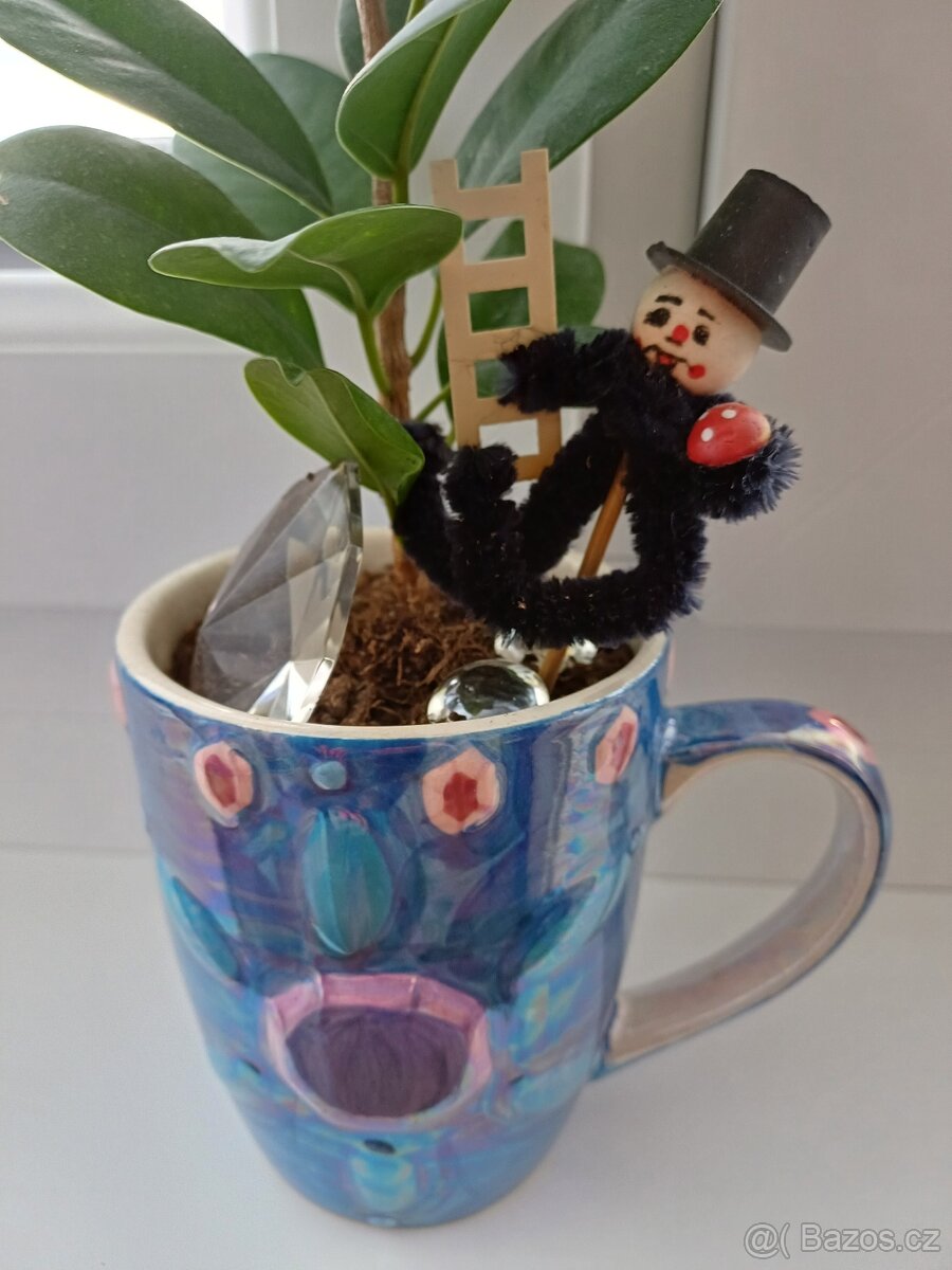 Fikus rostlina v keram.kvwtinaci a kominik - 3