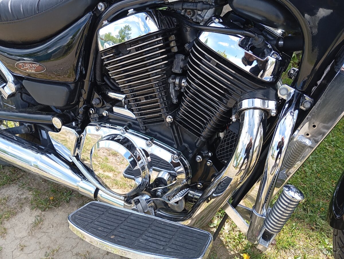 Suzuki VS 800 Intruder - 3