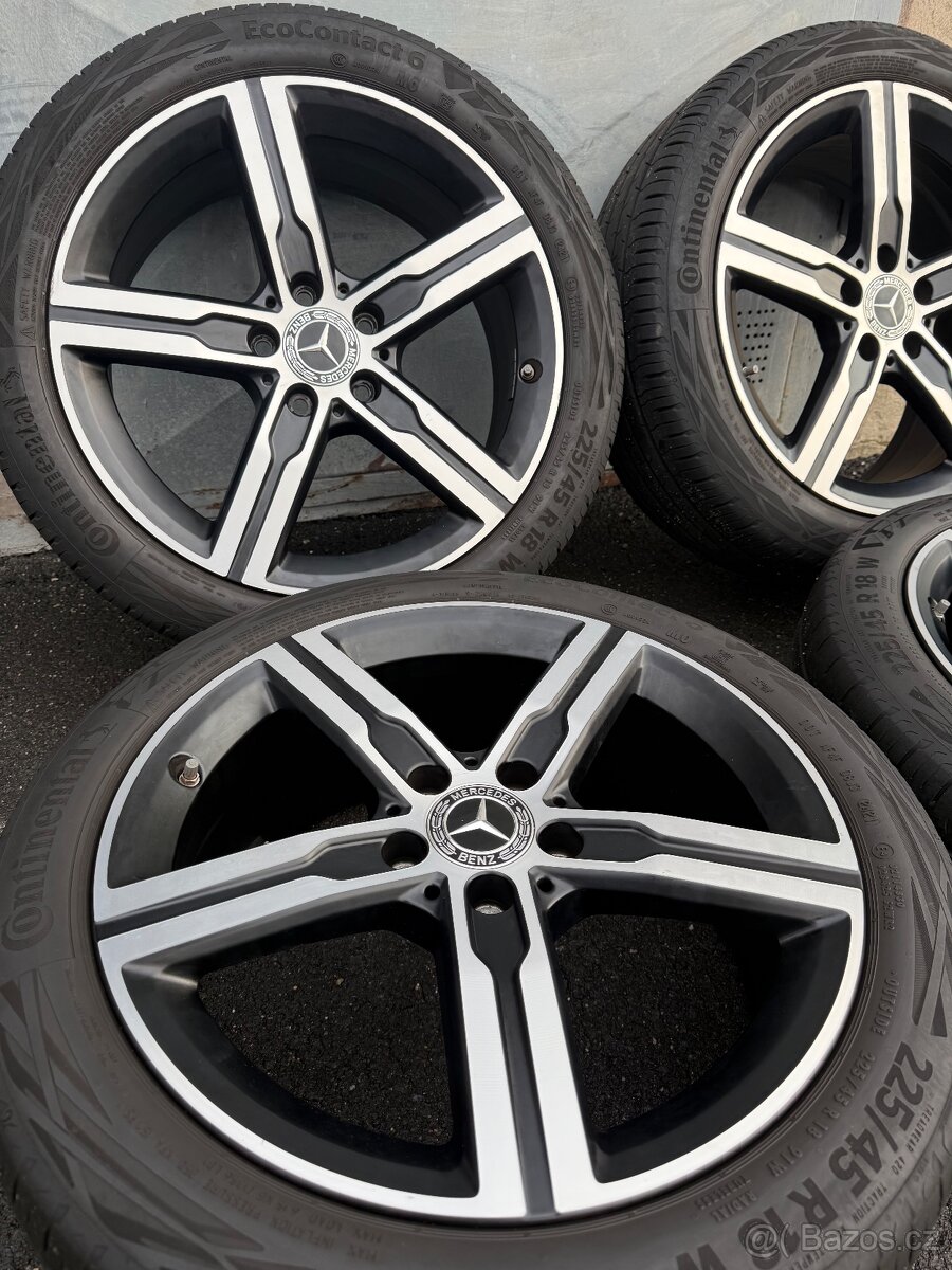 Originál Mercedes CLA R18 225/45/18 - 3