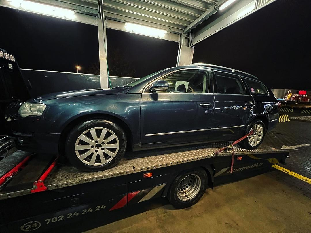 Vůz na náhradní díly VW Passat B6 kombi 2008 BMR KDS LC5F - 3