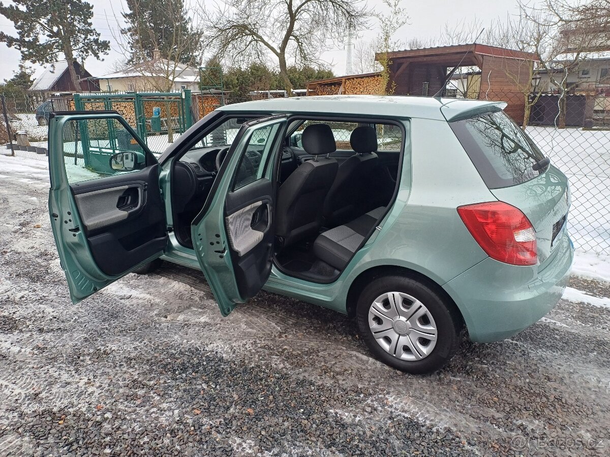 Škoda fabia FACELIFT 1.2 ...rok 2012 - 3