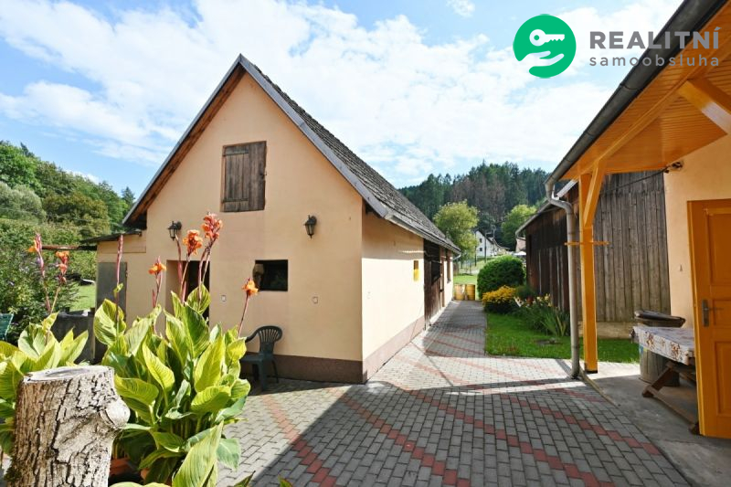 Prodej rodinného domu 172 m2, pozemek 3 735 m2 - 3