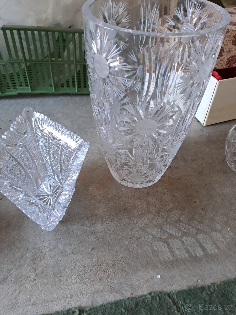 Broušené sklo, vázy - 3