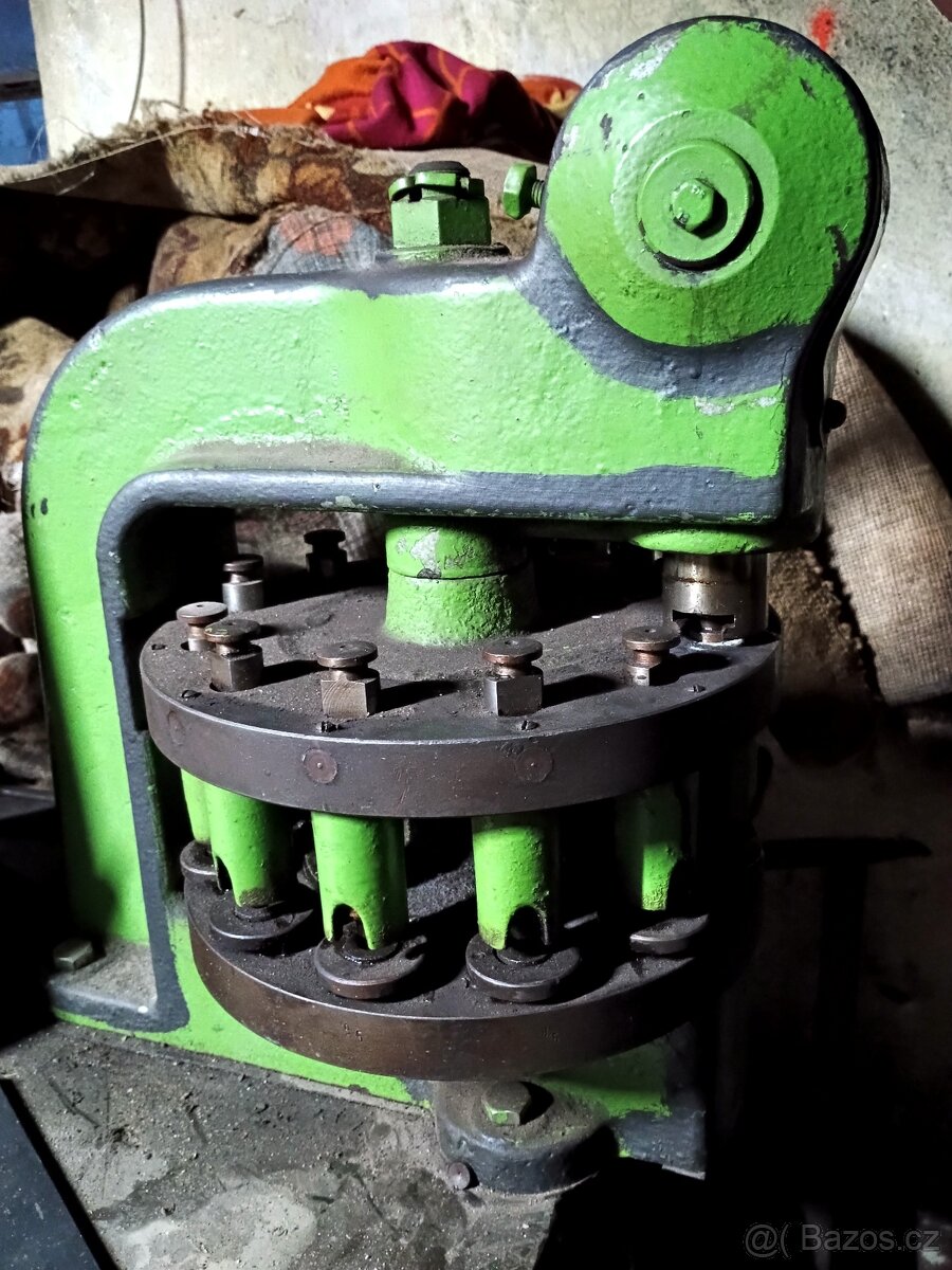 Revolverová děrovačka - 3