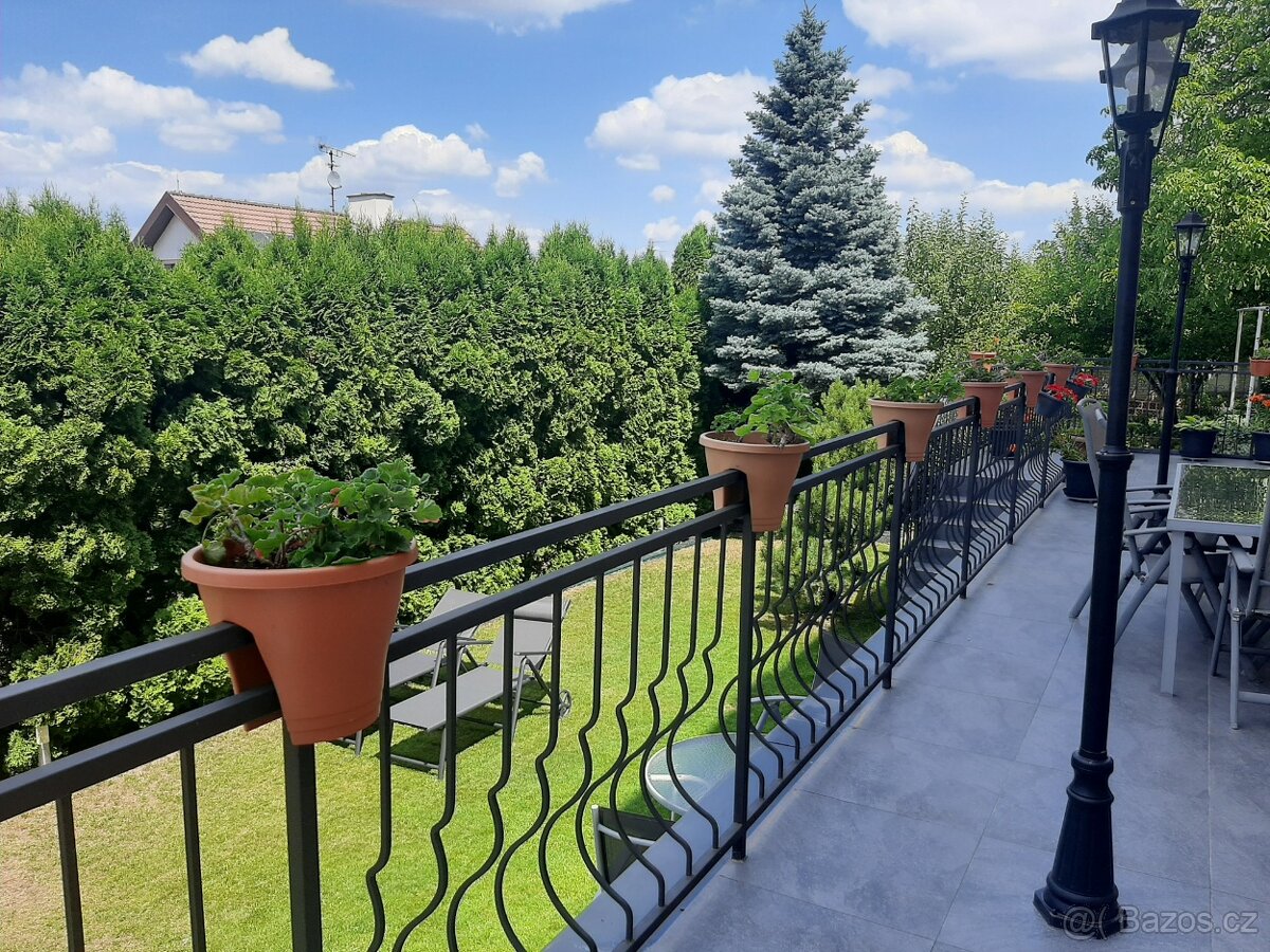 květináč na zábradlí - 3