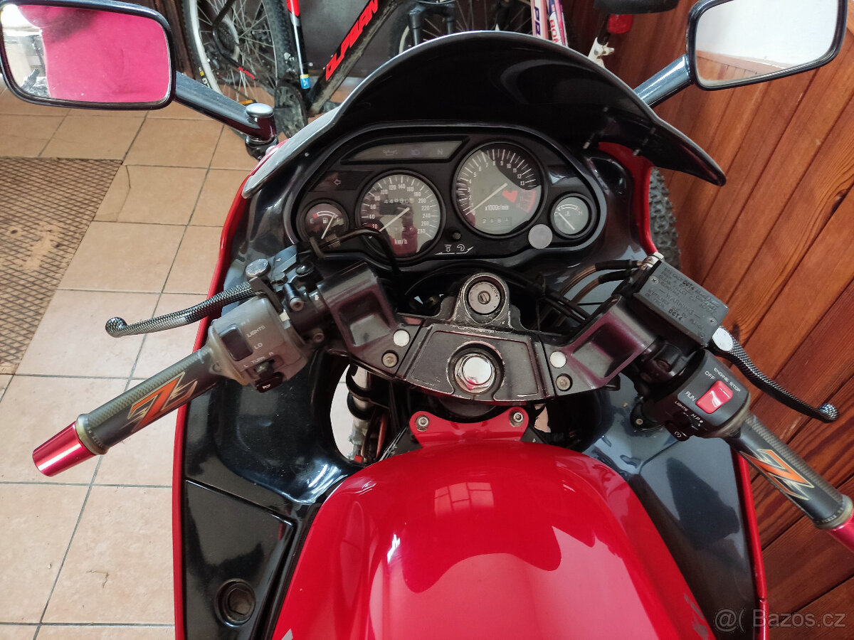 Kawasaki ZZR600 - 3