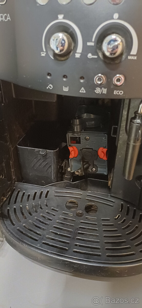 kávovar DeLonghi Magnifica - 3