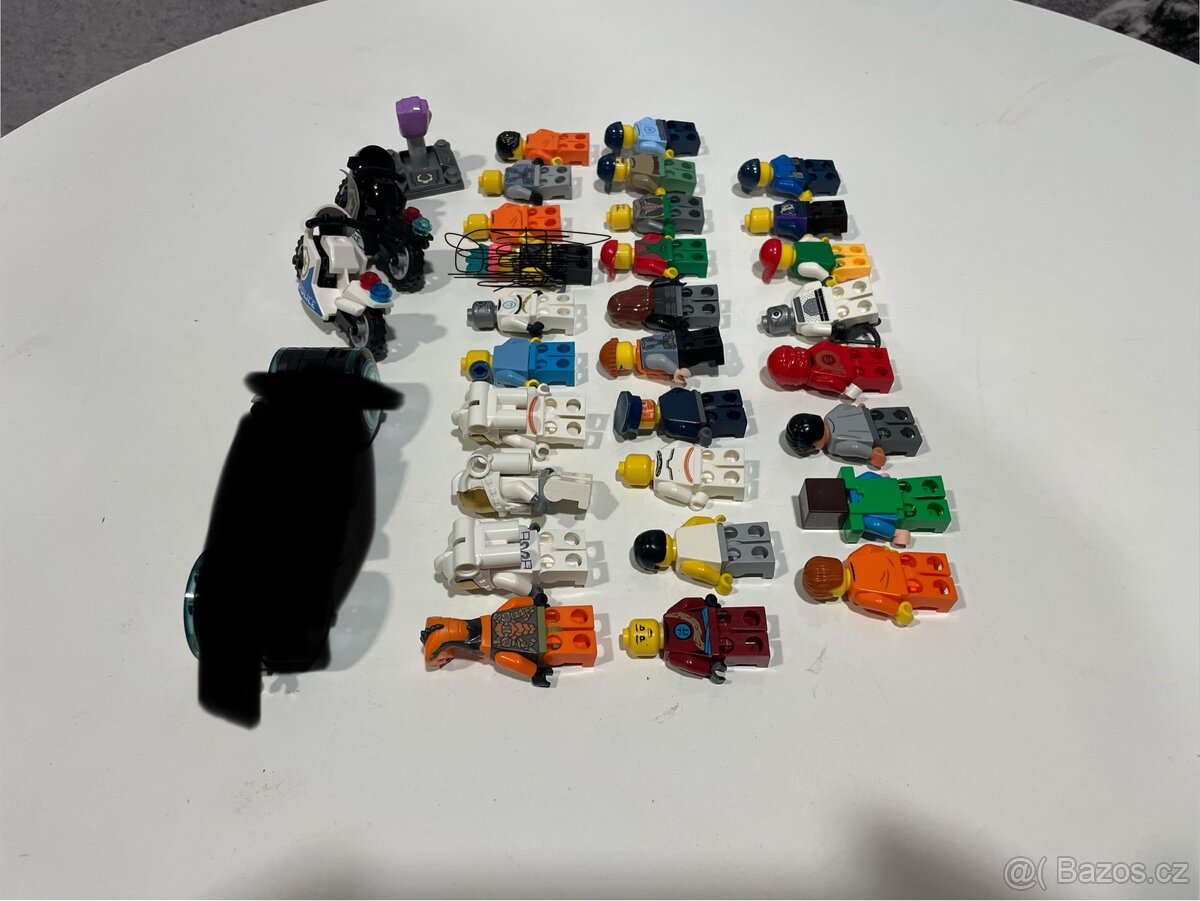 Lego postavičky a doplňky set č.1 cena 50kč/kus - 3