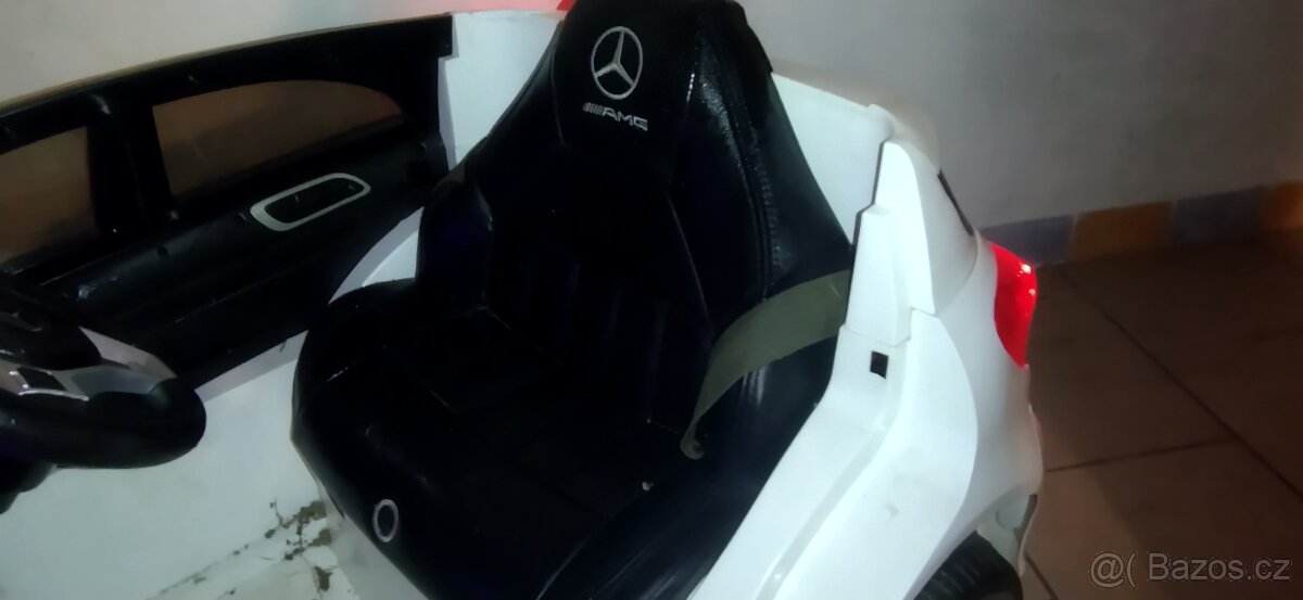 Mercedes - 3