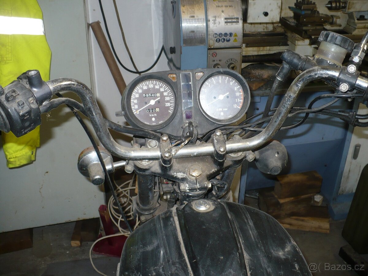 suzuki 550 GS - 3