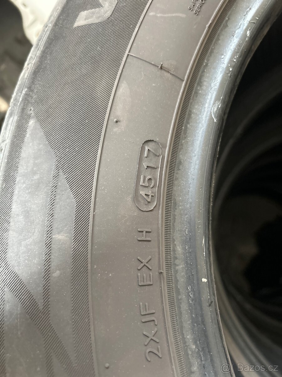 225/60R17 - 3