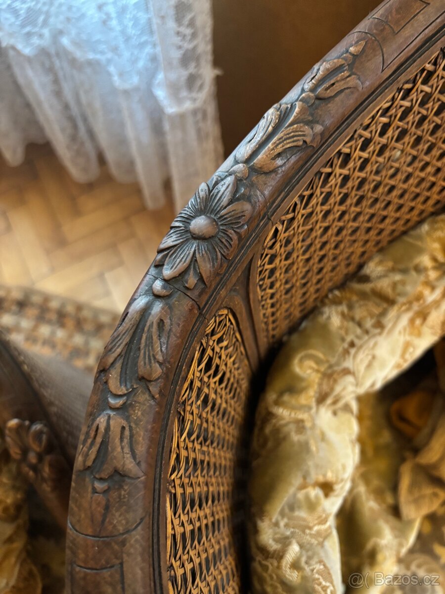 Krásná starožitná pohovka a křesla - 3