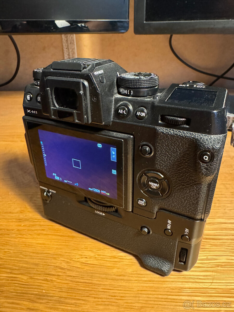 Fujifilm X-H1 + Battery grip VPB-XH1 - 3