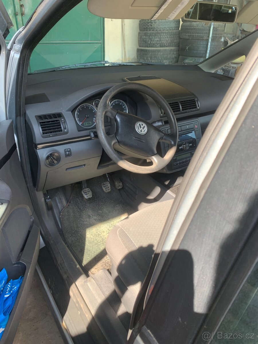 Sharan 2.8 4motion 4x4 tažné pěkný vůz. - 3