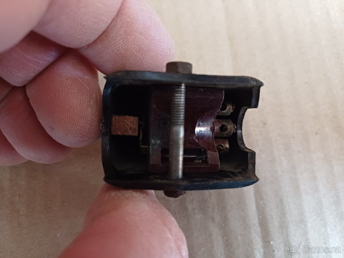 Prodám bakelitový přepínač - 3