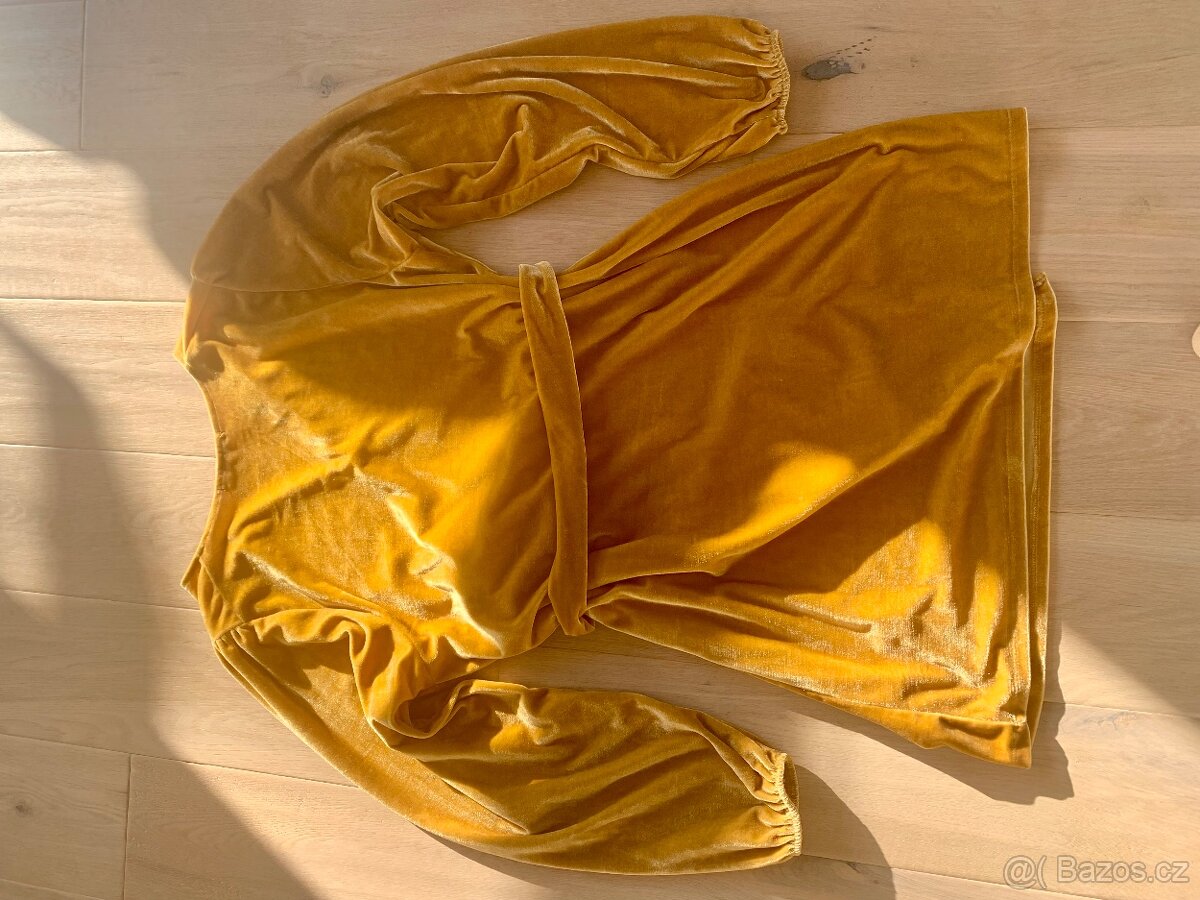 Šaty sametové zn. Pull & Bear vel. M - 3