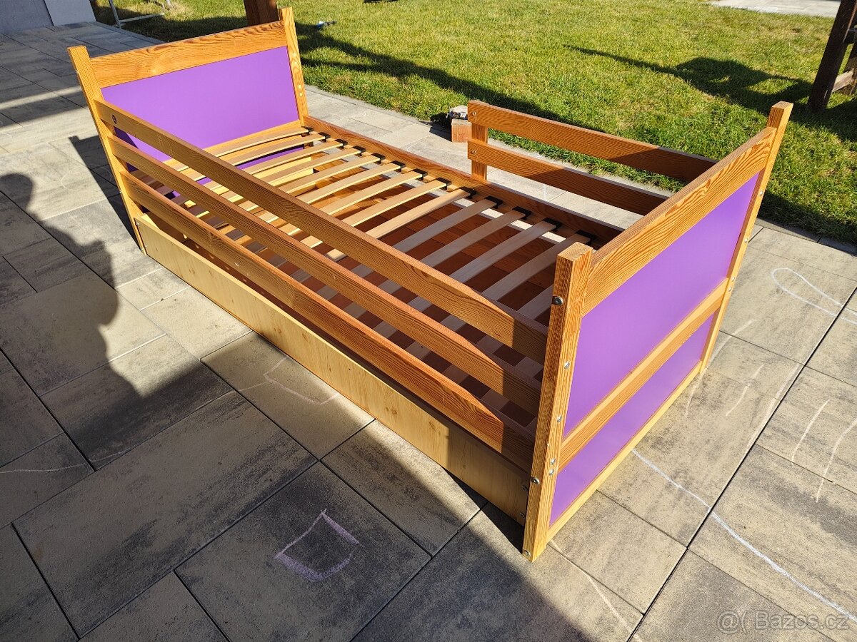 Prodám dětskou postel masiv fialová - 3