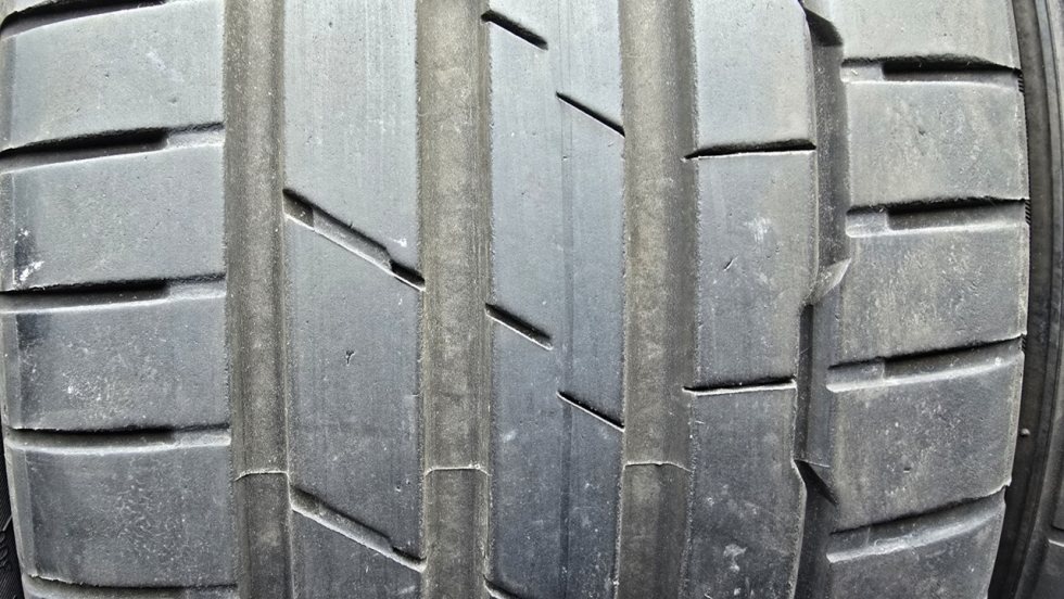 Letní pneu 225/40/18 Hankook - 3